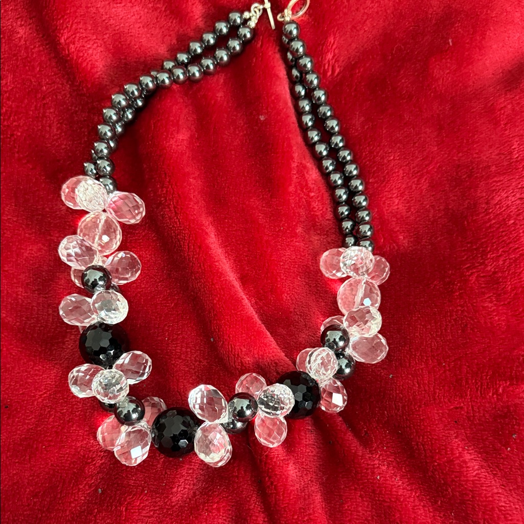 Elegant Black And Clear Beaded Necklace